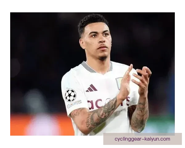 罗杰斯战术体系持续提升球队竞争力，展现出独特的进攻风格与防守稳定性。