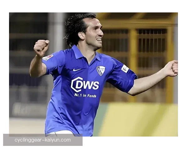 兰斯战术特点分析：以强大防守和快速反击为核心，近期表现稳健。