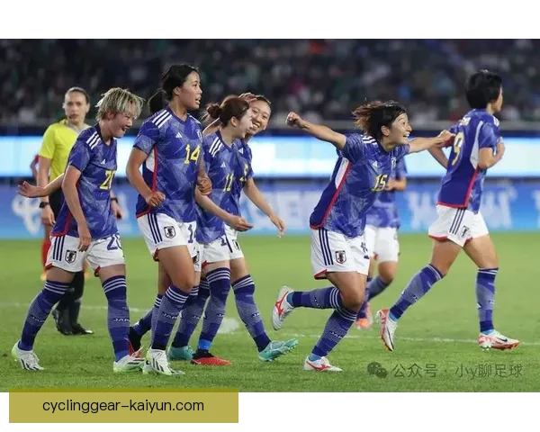 利桑德罗在比赛中凭借技术弥补身高劣势，表现持续提升